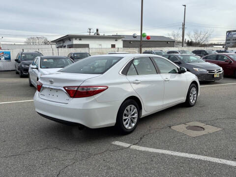 2017 Toyota Camry LE