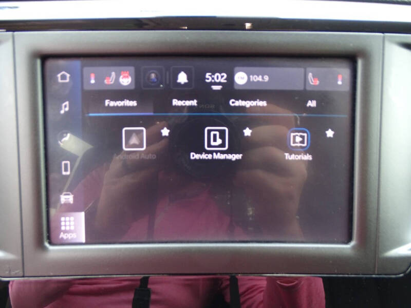 2023 Chrysler Voyager LX