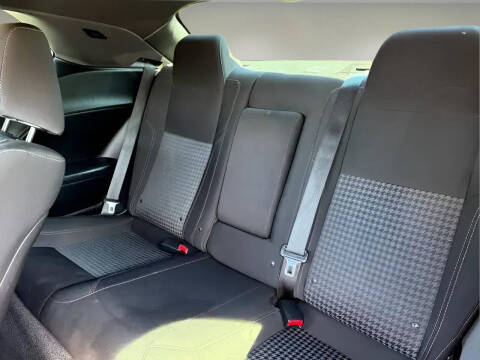 2015 Dodge Challenger SXT