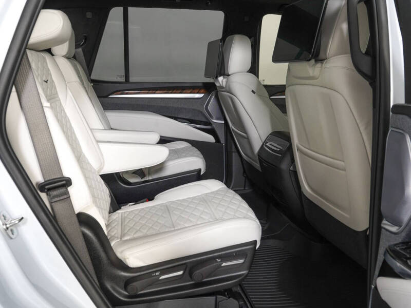 2026 Cadillac Escalade Platinum Luxury