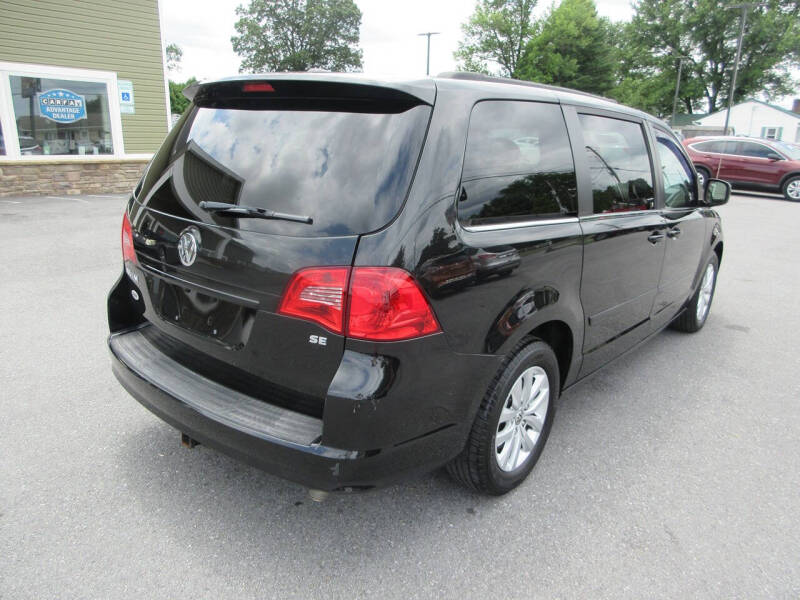 2012 Volkswagen Routan SE