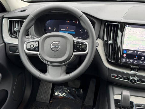 2025 Volvo XC60 B5 Plus Dark Theme