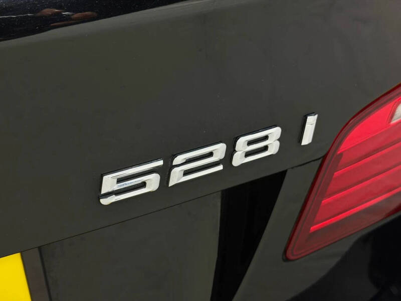 2016 BMW 5 Series 528i