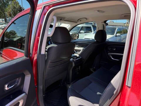 2017 Nissan Titan SV