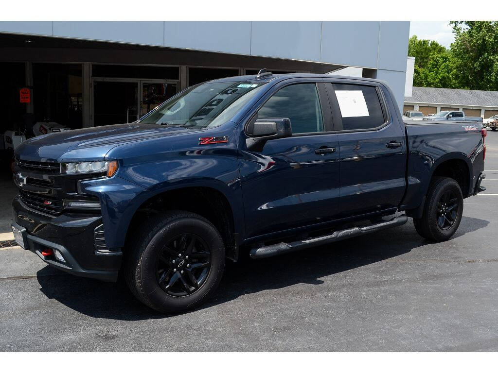 2020 Chevrolet Silverado 1500 for sale at EARL DUFF PRE-OWNED CENTER in Harriman, TN