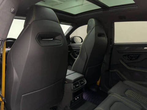 2025 Lamborghini Urus SE