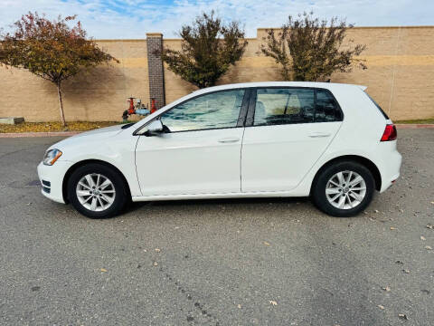 2017 Volkswagen Golf TSI S
