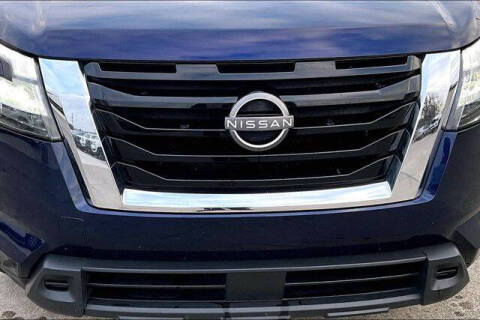 2022 Nissan Pathfinder SV