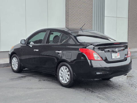 2013 Nissan Versa 1.6 SV