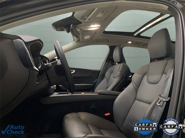 2025 Volvo XC60 B5 Plus Dark Theme