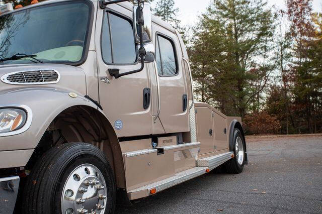 2015 Freightliner M2 106