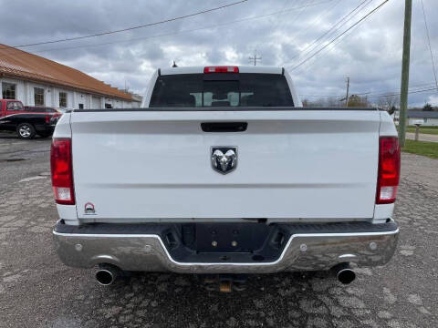 2016 RAM 1500 SLT