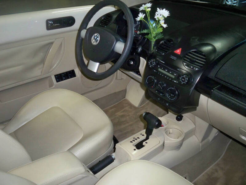 2005 Volkswagen New Beetle Convertible GLS
