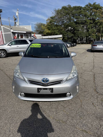 2013 Toyota Prius v Five