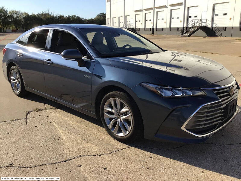 2021 Toyota Avalon Hybrid XLE
