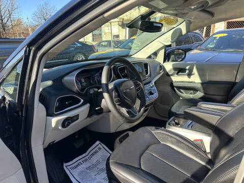 2023 Chrysler Pacifica Touring L