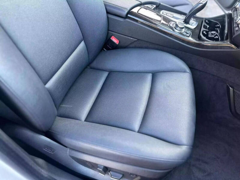 2012 BMW 5 Series 528i