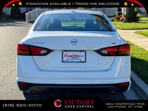 2022 Nissan Altima 2.5 SR