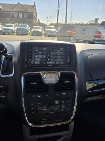 2014 Chrysler Town and Country Touring