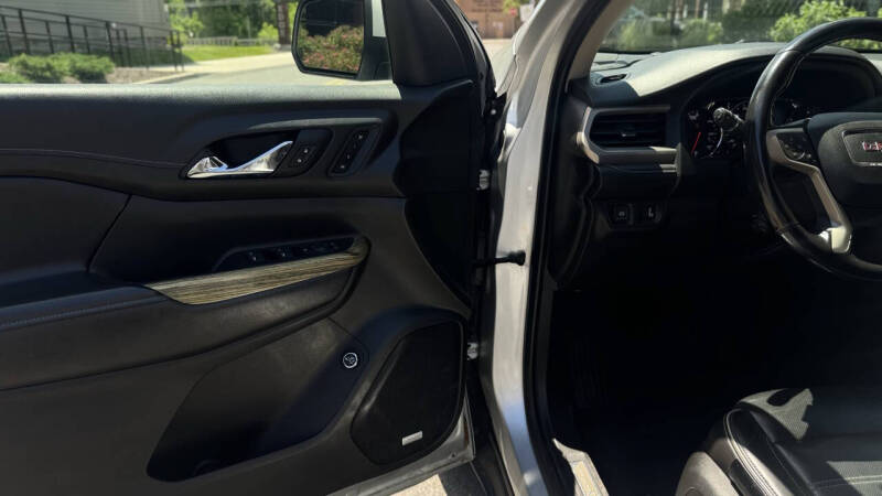 2019 GMC Acadia Denali