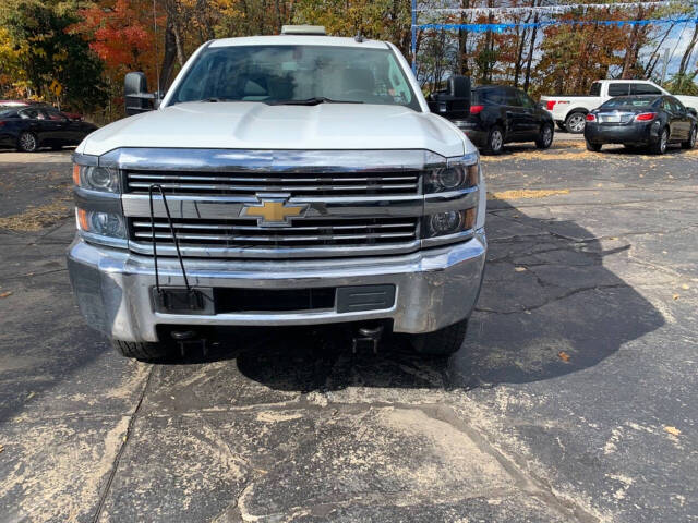 2015 Chevrolet Silverado 2500HD for sale at Chuckie Bizzarro's Fleetwing Auto in Erie, PA