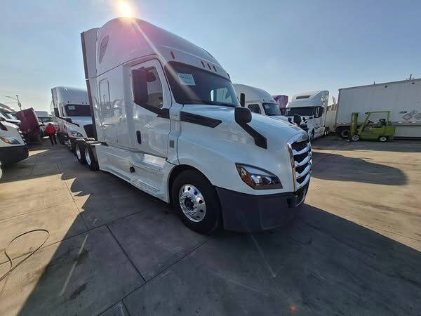 2020 Freightliner Cascadia for sale at KING TRUCK TRAILER SALES in Bakersfield, CA