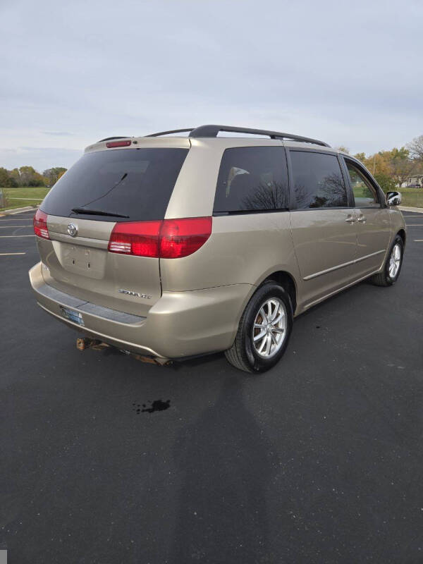 2005 Toyota Sienna XLE 7 Passenger