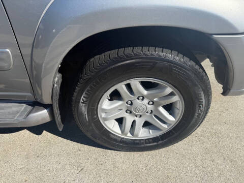 2004 Toyota Sequoia SR5