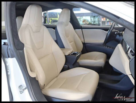 2015 Tesla Model S 90D