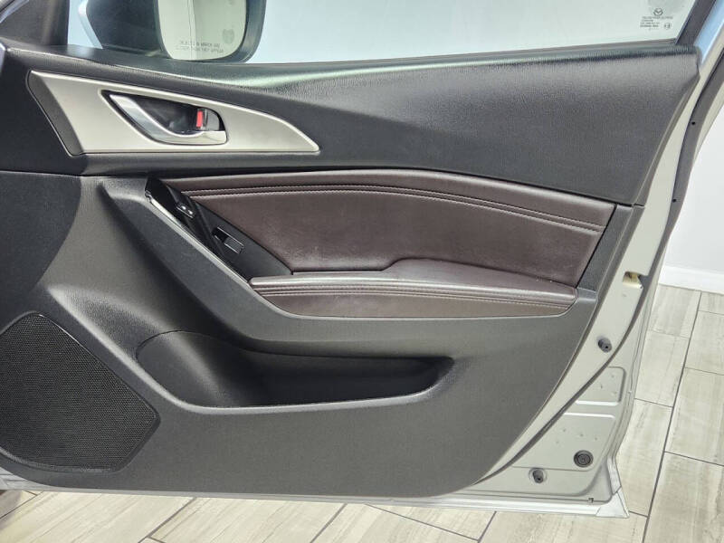 2018 Mazda MAZDA3 Touring