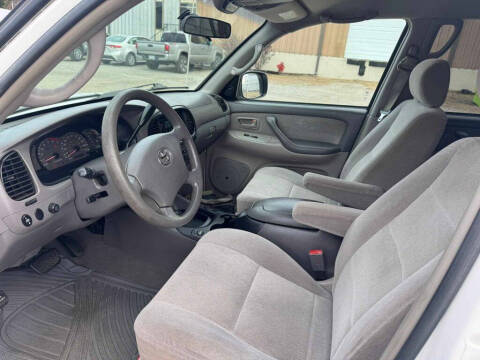 2004 Toyota Sequoia SR5