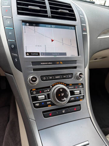 2017 Lincoln MKZ Select