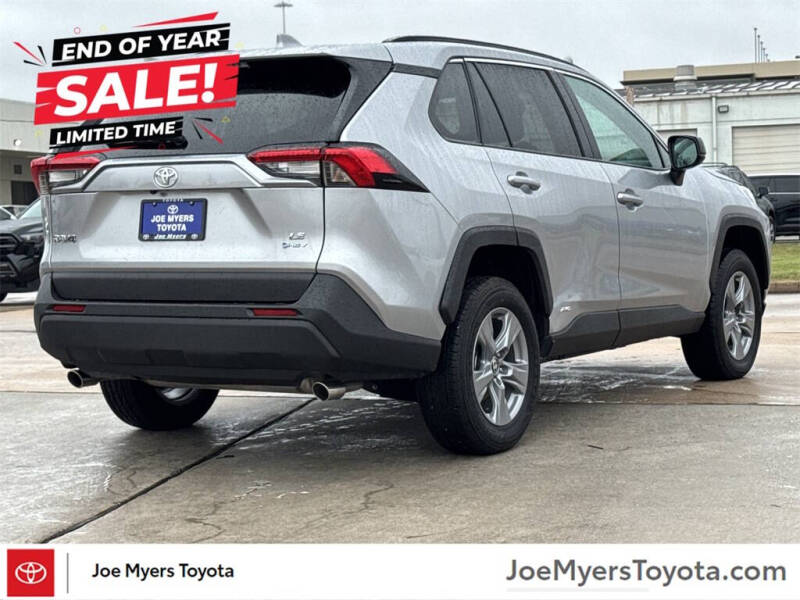 2025 Toyota RAV4 Hybrid LE