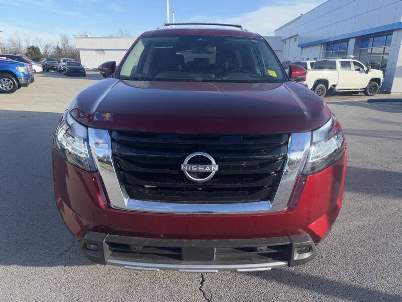 2023 Nissan Pathfinder SL