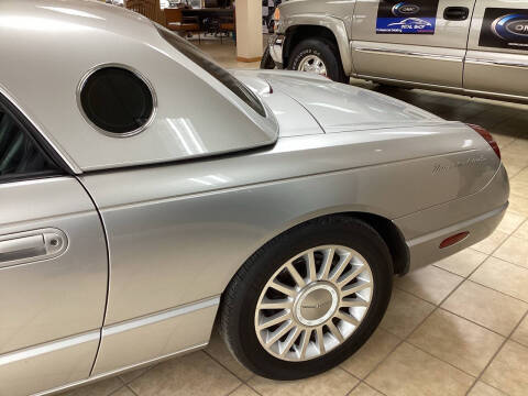 2004 Ford Thunderbird Deluxe