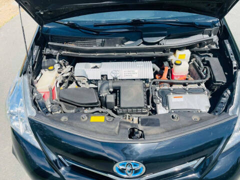 2012 Toyota Prius v Three