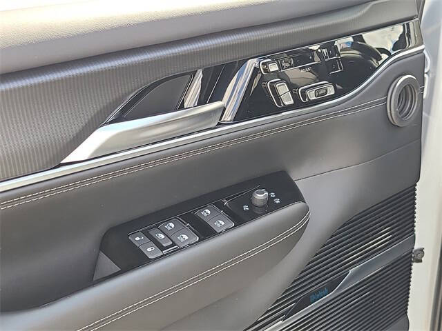 2024 Jeep Grand Wagoneer Obsidian