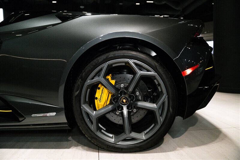 2023 Lamborghini Huracan EVO Spyder