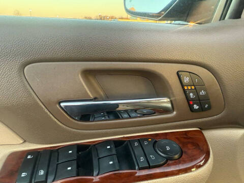 2013 Chevrolet Avalanche LTZ Black Diamond