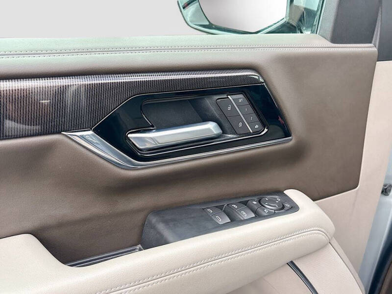 2025 GMC Yukon Elevation