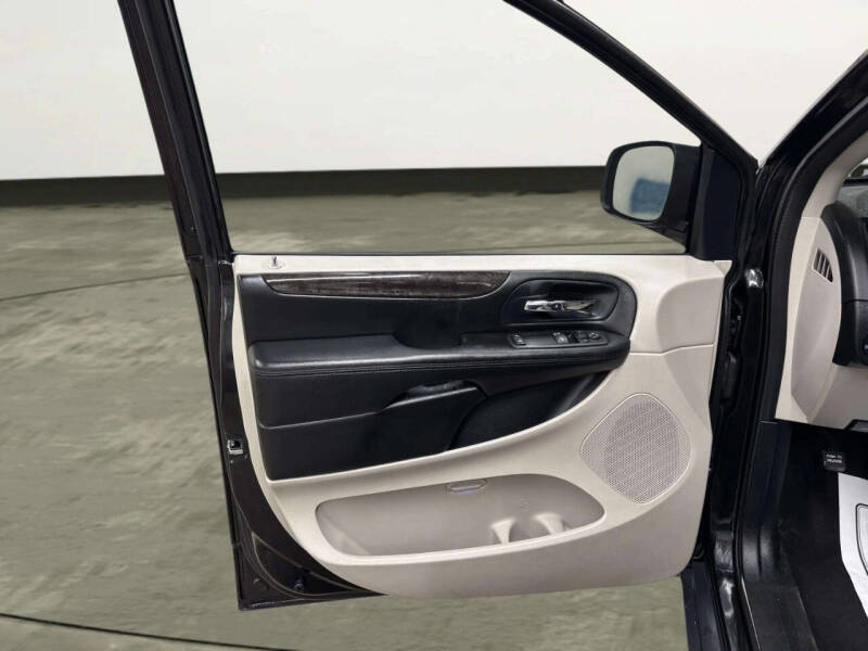 2016 Dodge Grand Caravan American Value Package