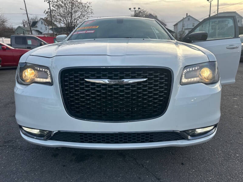 2017 Chrysler 300 S