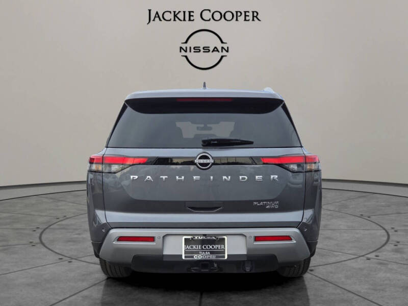 2025 Nissan Pathfinder Platinum