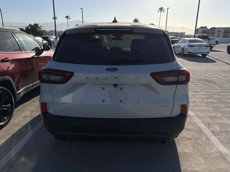 2025 Ford Escape ST-Line Select