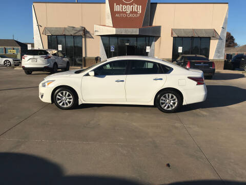 2015 Nissan Altima for sale at Integrity Auto Group in Wichita KS