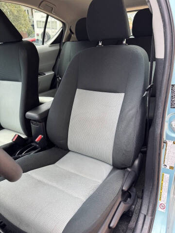 2013 Toyota Prius c One
