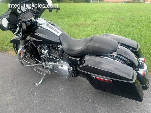 2017 Harley-Davidson Street Glide Special