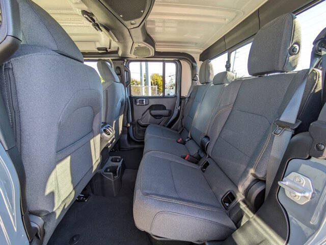 2026 Jeep Gladiator Sport