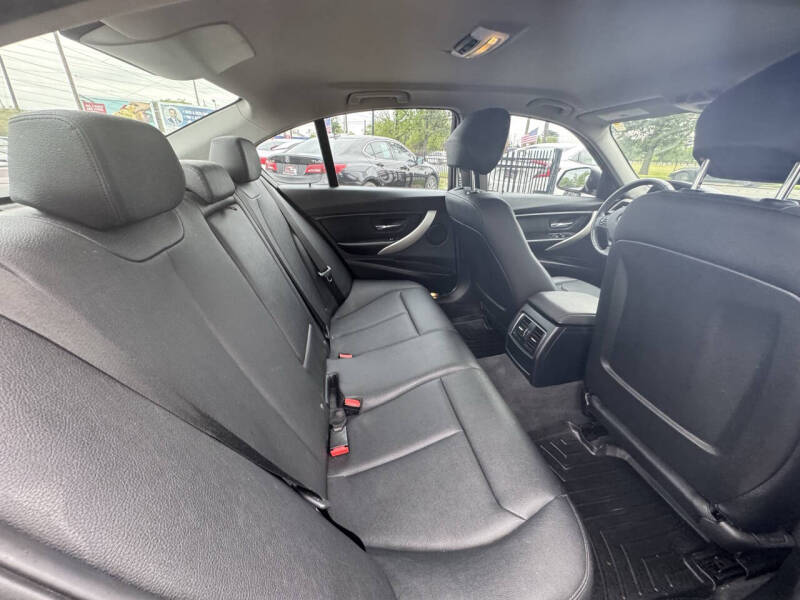 2017 BMW 3 Series 320i