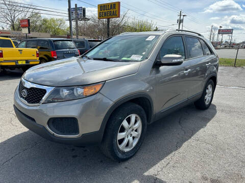 2013 Kia Sorento for sale at Diana Rico LLC in Dalton GA